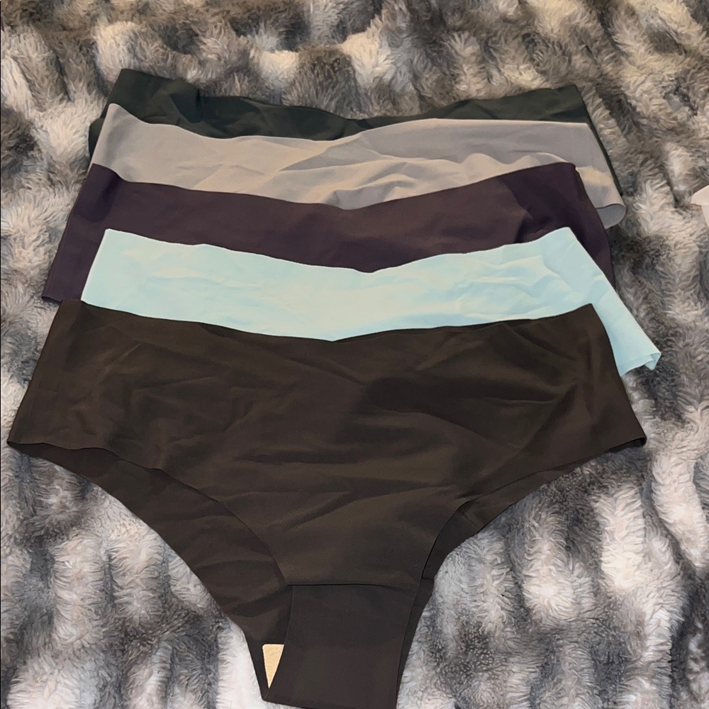 Women’s Bottoms Set